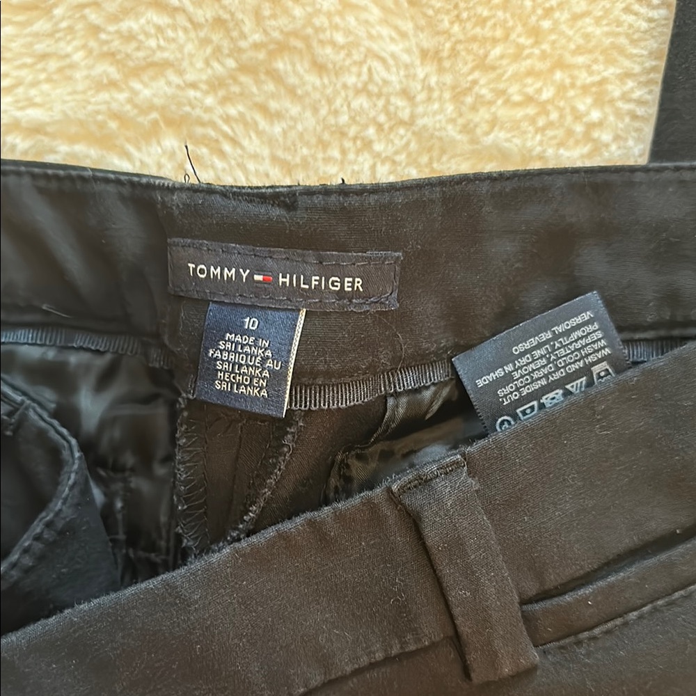 Tommy Hilfiger Black Ankle Cropped Pants - Picture 4 of 4